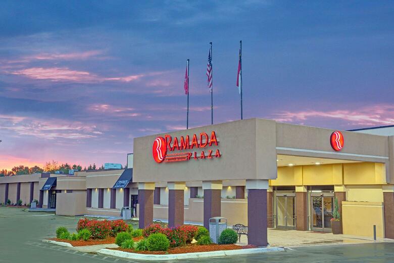 Hotel Ramada Airport Conference Center