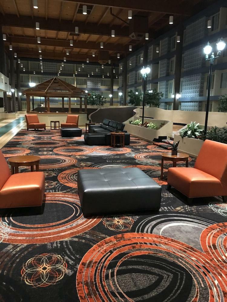 Hotel Ramada Airport Conference Center