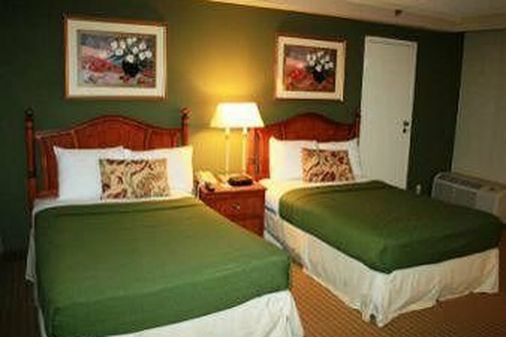Hotel Ramada Airport Conference Center