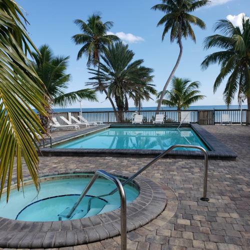 Hotel Rainbow Bend Resort