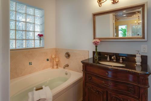 Seaglass Inn Bed And Breakfast