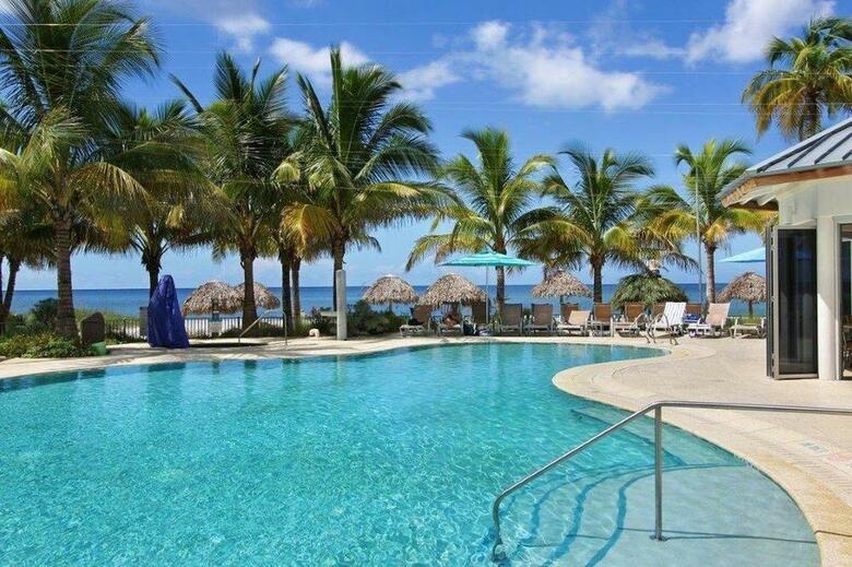 Naples Beach Hotel And Golf Club