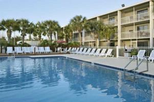 Hotel Red Roof Plus & Suites Naples