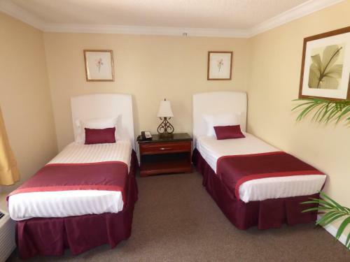 Hotel Days Inn & Suites By Wyndham Lake Okeechobee