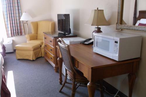Hotel Days Inn & Suites By Wyndham Lake Okeechobee