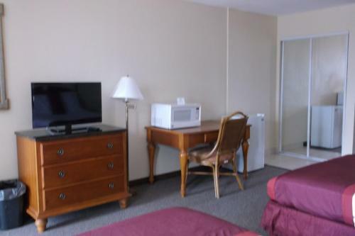 Hotel Days Inn & Suites By Wyndham Lake Okeechobee
