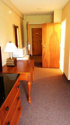 Hotel Days Inn & Suites By Wyndham Lake Okeechobee