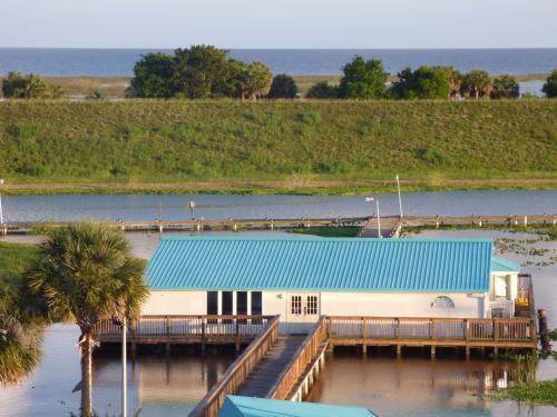Hotel Days Inn & Suites By Wyndham Lake Okeechobee