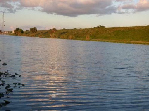 Hotel Days Inn & Suites By Wyndham Lake Okeechobee