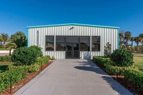 Hotel Days Inn & Suites By Wyndham Lake Okeechobee