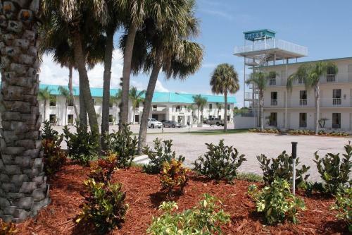 Hotel Days Inn & Suites By Wyndham Lake Okeechobee