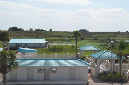 Hotel Days Inn & Suites By Wyndham Lake Okeechobee