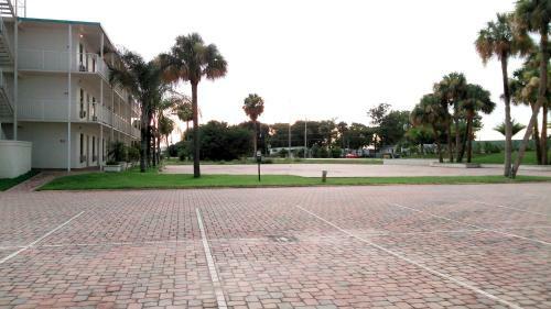 Hotel Days Inn & Suites By Wyndham Lake Okeechobee