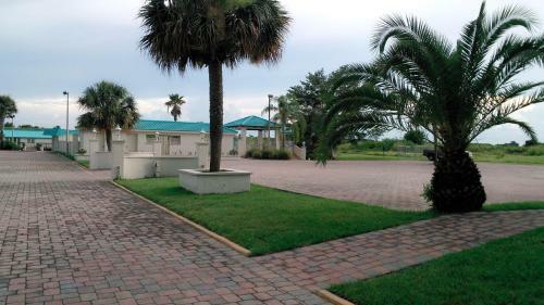 Hotel Days Inn & Suites By Wyndham Lake Okeechobee