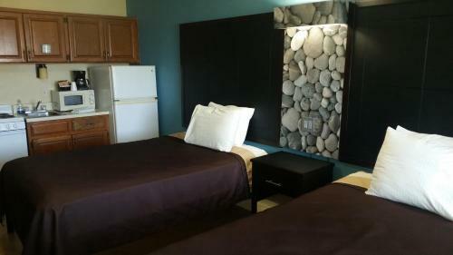 Driftwood Beach Motel