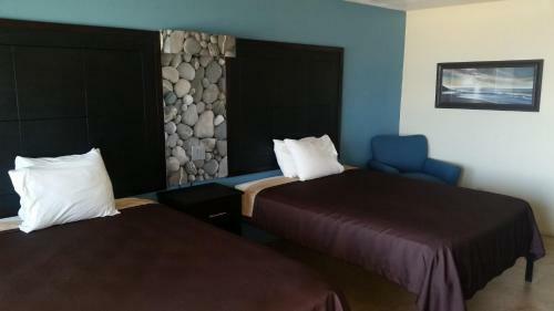 Driftwood Beach Motel
