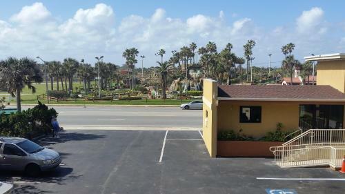 Driftwood Beach Motel