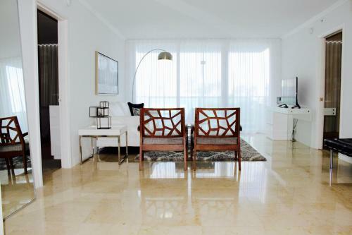 Ocean Paradise Apartments