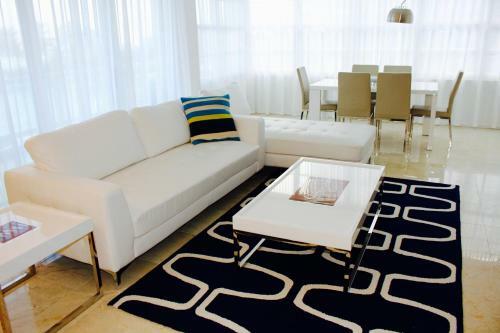 Ocean Paradise Apartments