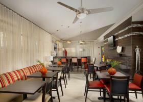 Hotel Hampton Inn & Suites Fort Lauderdale Airport