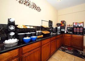 Hotel Comfort Inn & Suites