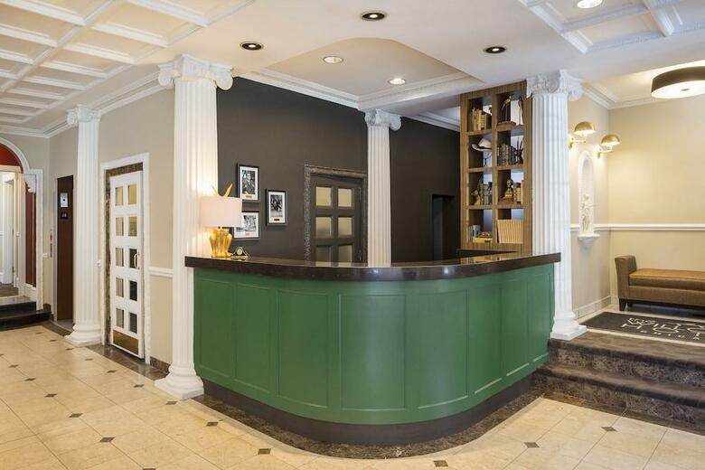 Willows Hotel