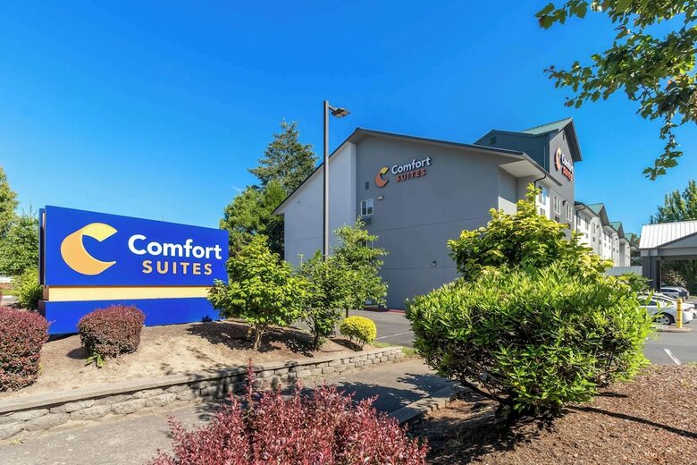 Hotel Comfort Suites Portland Airport