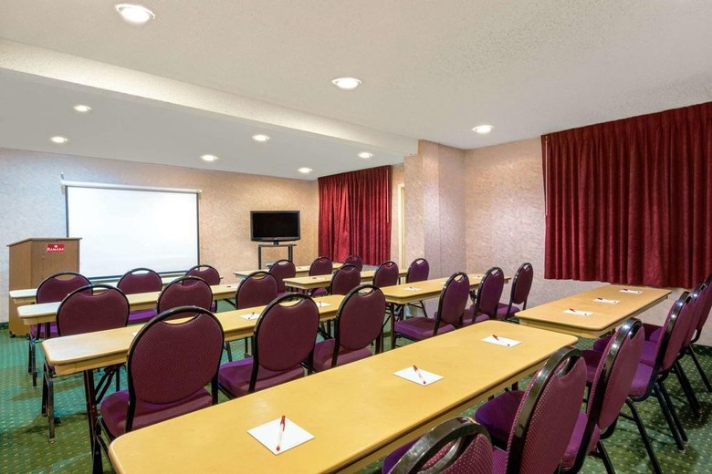 Ramada Inn Hotel Seaworld