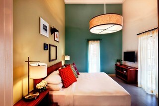 El Paseo Hotel