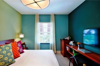 El Paseo Hotel