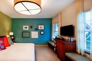 El Paseo Hotel
