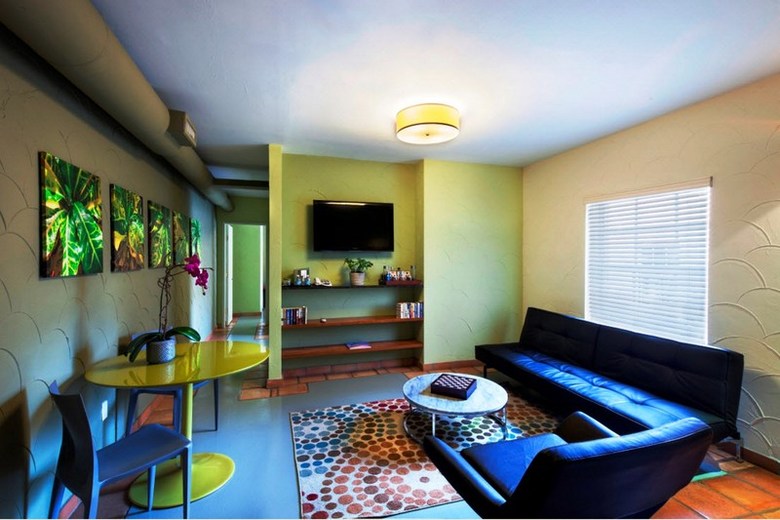 El Paseo Hotel