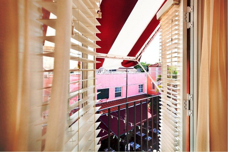 El Paseo Hotel