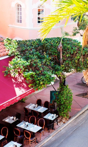 El Paseo Hotel