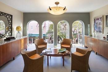 El Paseo Hotel