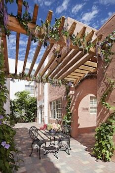 El Paseo Hotel