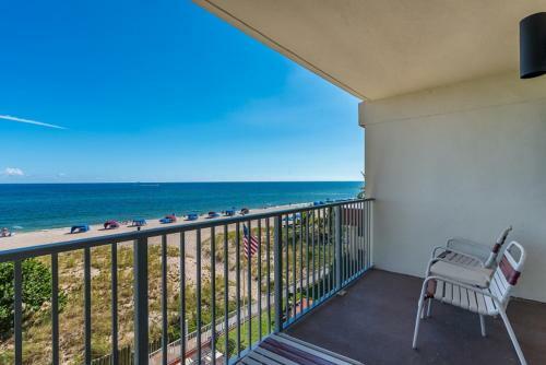 Hotel La Costa Beach Club