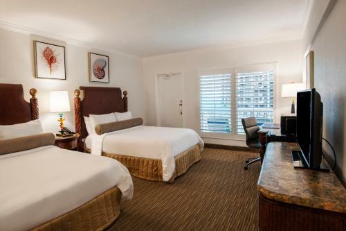 Hotel Beachcomber Resort & Villas
