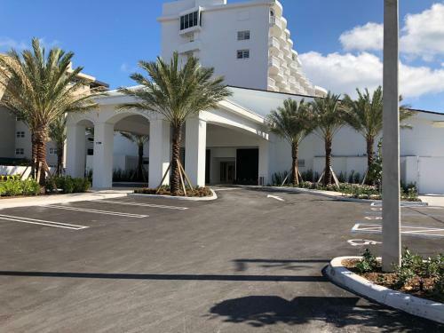 Hotel Beachcomber Resort & Villas