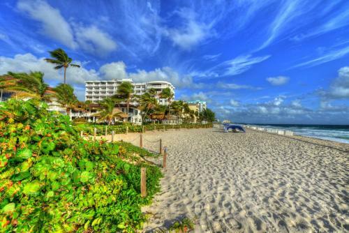 Hotel Beachcomber Resort & Villas