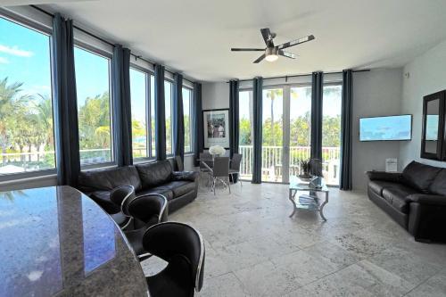 Deluxe Studios And Apartments At The Shelborne