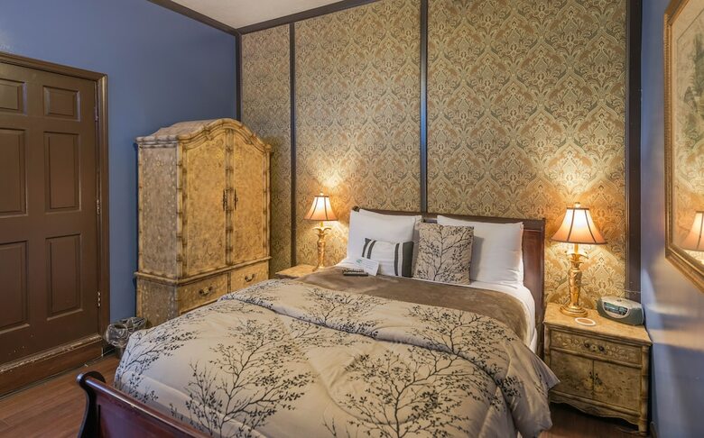 Bed & Breakfast Old City House Inn And Restaurant