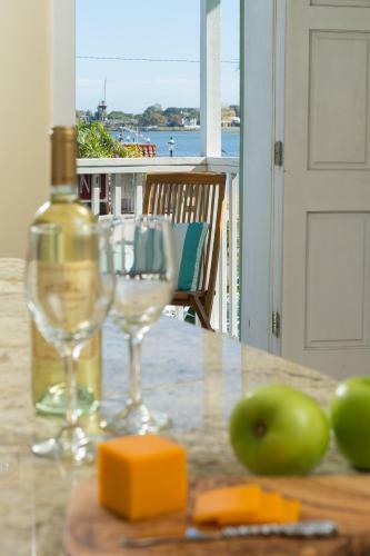 Hotel Bella Bay Inn