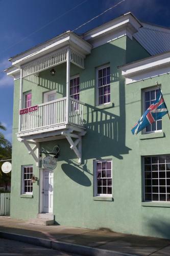 Hotel Bella Bay Inn