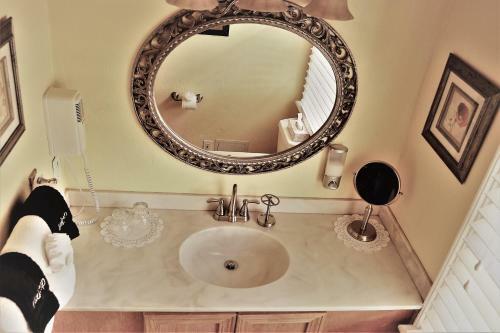 Casa De Solana Bed And Breakfast