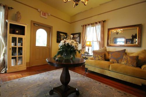 Bayfront Westcott House Bed & Breakfast