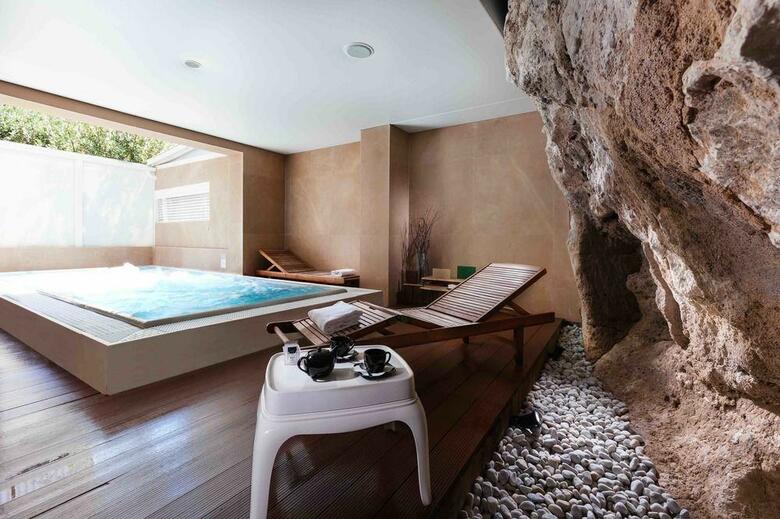 UNA Hotel One