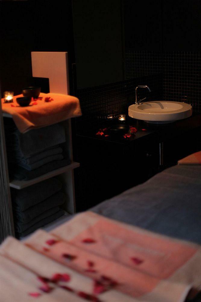 UNA Hotel One