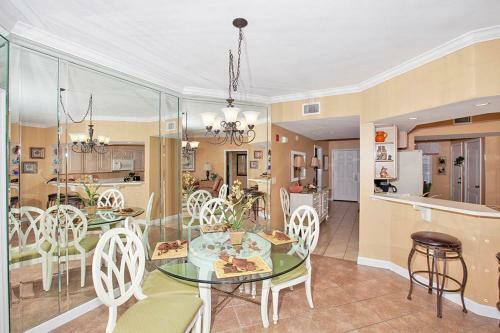 Hotel Coral Reef Resort By Panhandle Getaways
