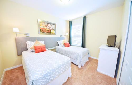 Five Bedrooms, Four Bathroom Home 10cp14